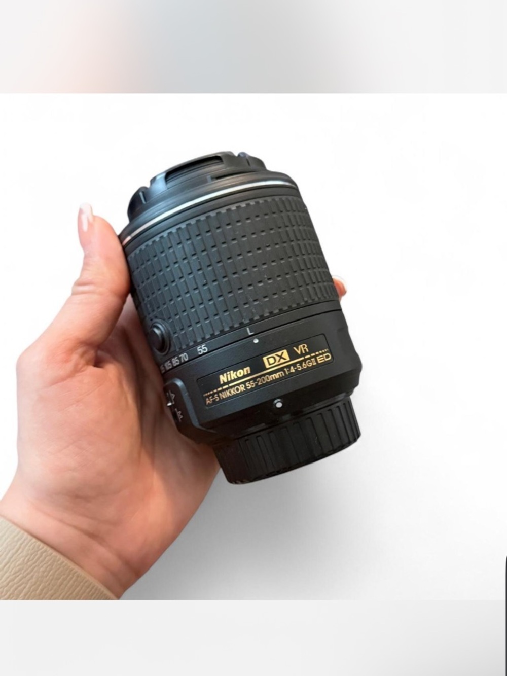 Nikon AF-S DX NIKKOR 55-200mm f/4.5-5.6G ED VR black photography lens